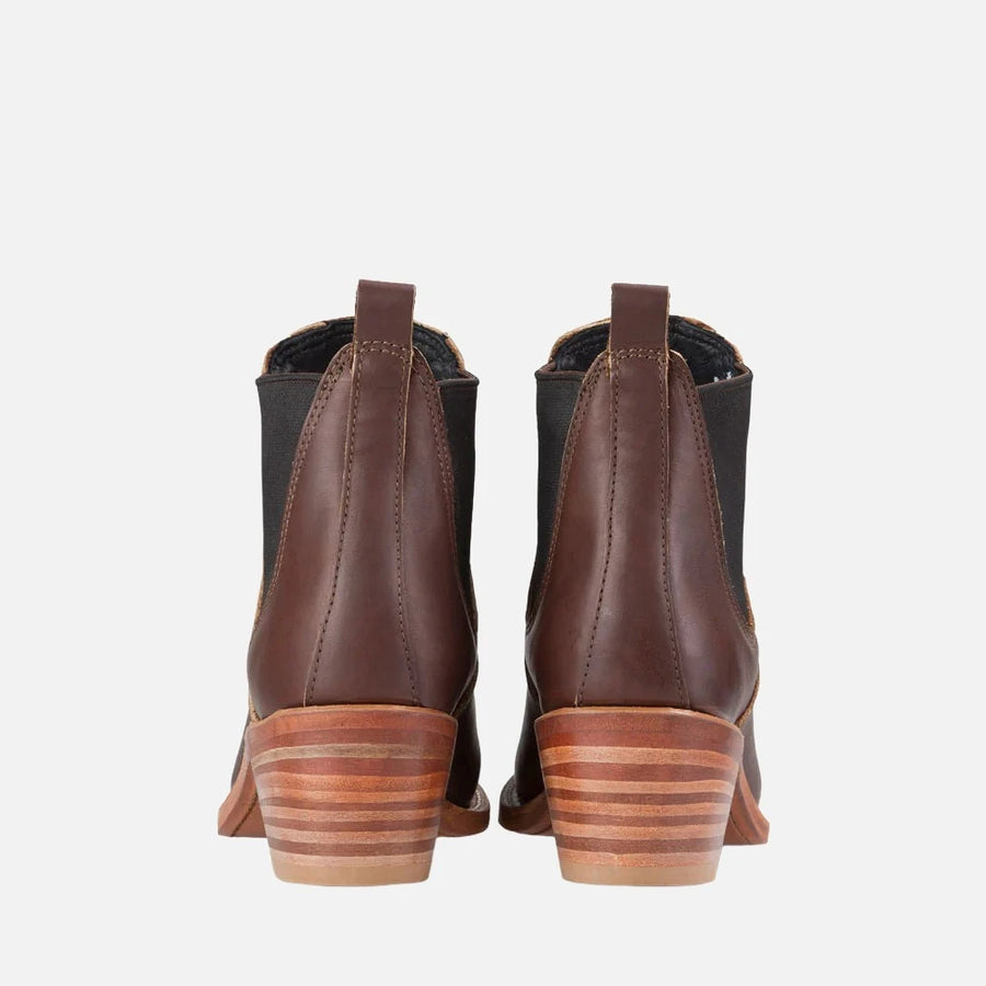 Harriet Boot